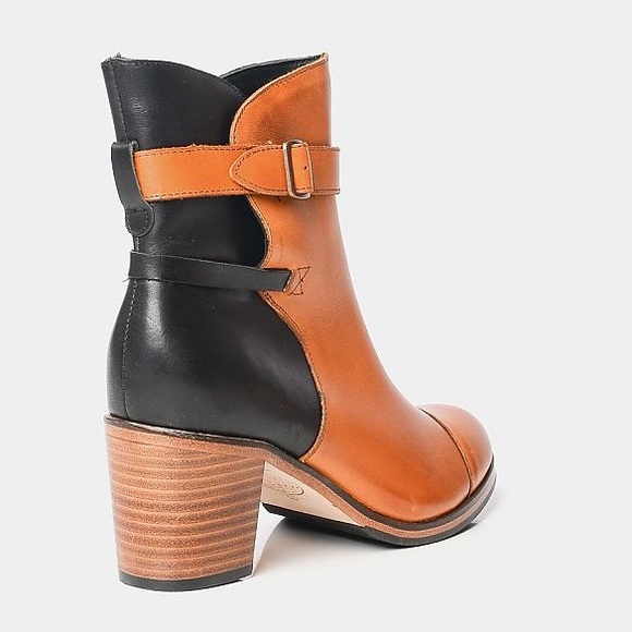 Distressed Color-block Leather Boots - Picture 4 of 8