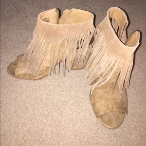 Fringe bootie sz 7.5