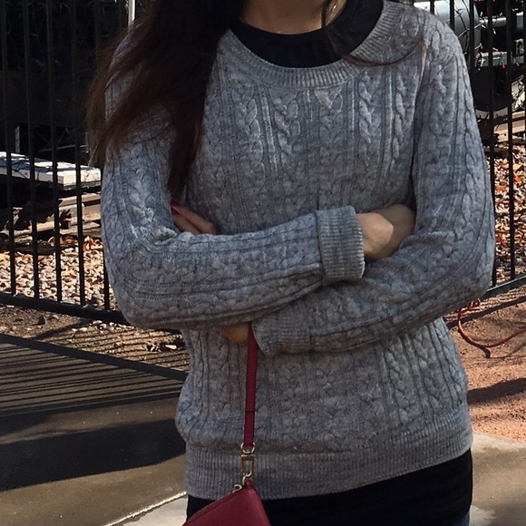 H&M grey sweater - Picture 1 of 3