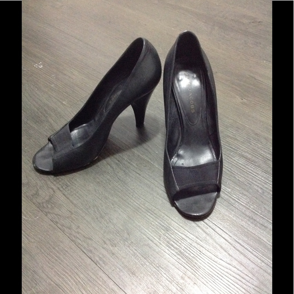Marc Jacobs black pumps