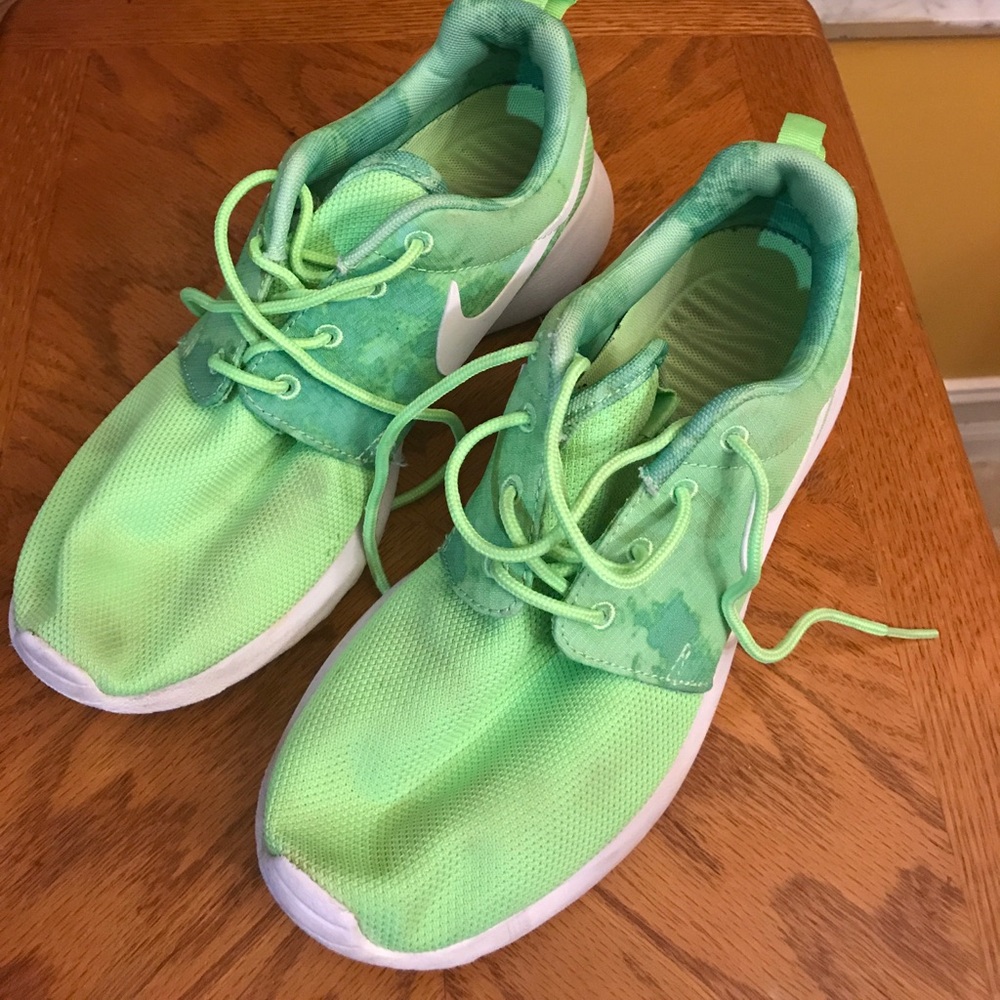 ❌SOLD❌Nike Roshe One Rosherun Size 6.5 👟🏃🏼‍♀️