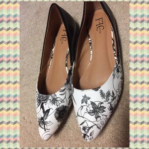 Beautiful Black & White Flats - Size 9 1/2