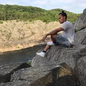 Meet your Posher, Luis