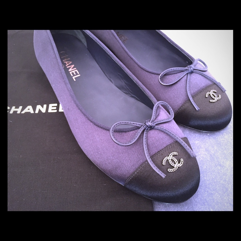 CHANEL Navy and Black Satin Ballerinas
