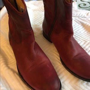 Frye Melissa Short Zip Up Ankle boots red