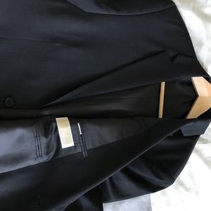 Like **NEW* Michael Kors Black Coat