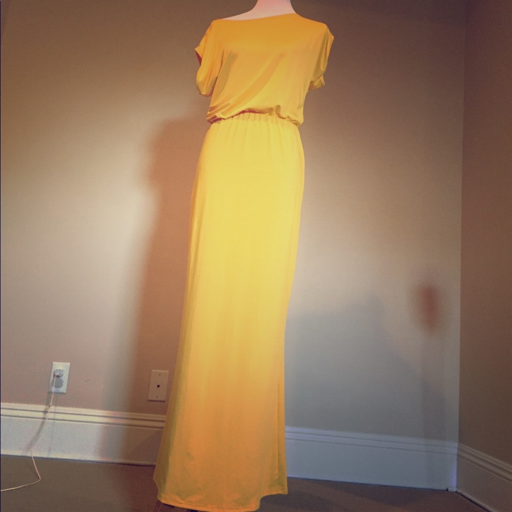 Yellow maxi dress! S