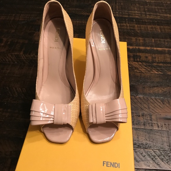 Authentic Fendi shoes. - Picture 6 of 8