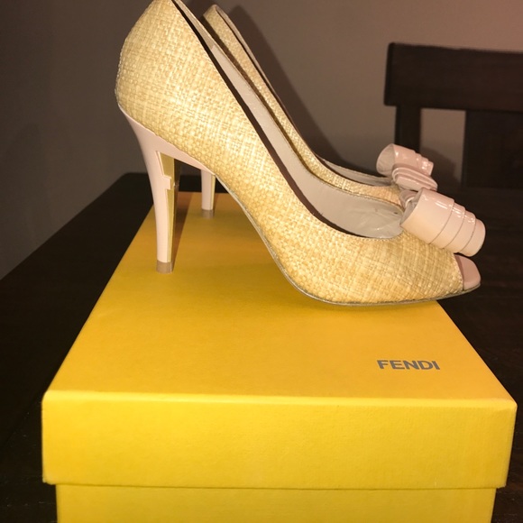 Authentic Fendi shoes. - Picture 2 of 8