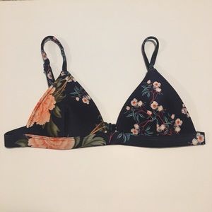 NWOT Triangl Bikini Top