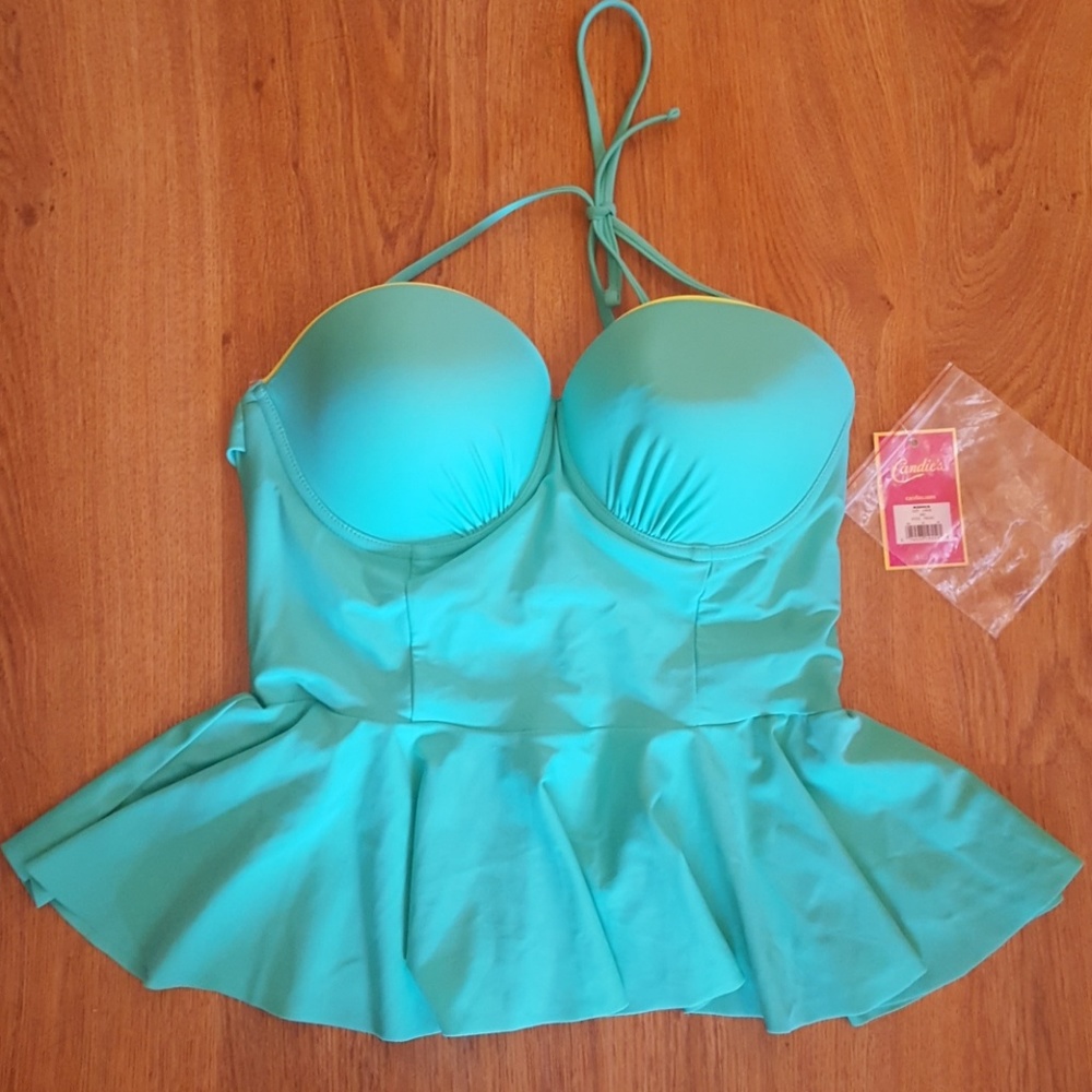 Swimsuit top NWT 🐳