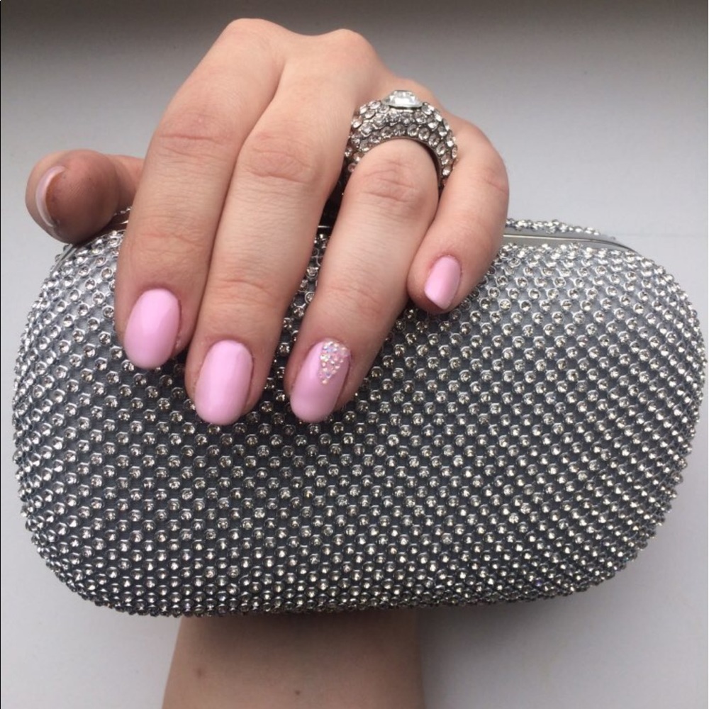 🎉Just In🎉Simulated Diamond Studded Clutch - Picture 4 of 7