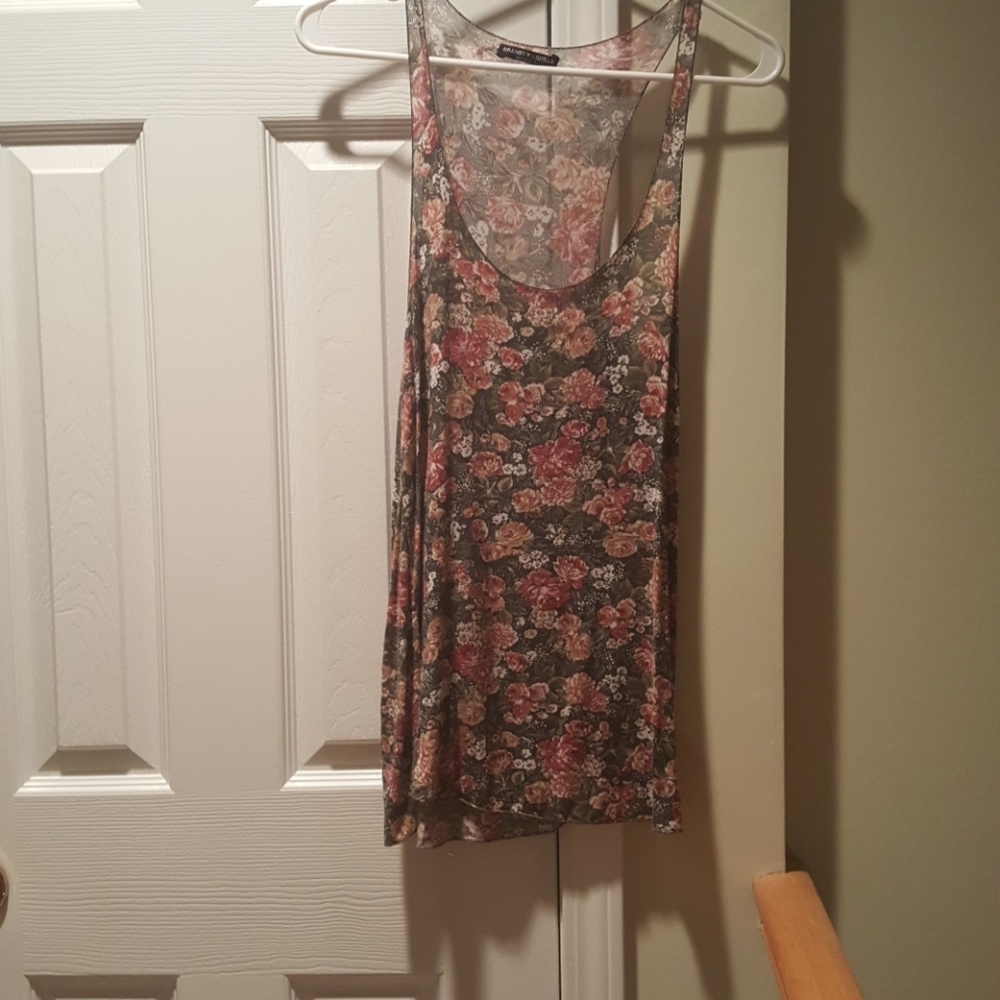 Sleeveless shirt