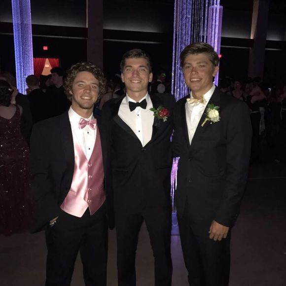 Meet your Posher, Hunter - Picture 1 of 1