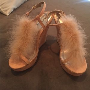Size 10 Qupid fur vamp wedges
