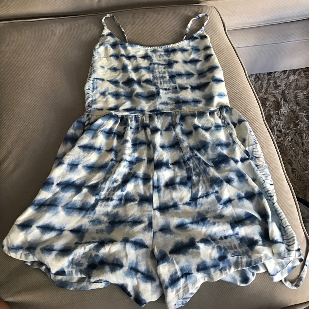 BILLABONG BLUE ROMPER SIZE LARGE BUT VERY SMALL