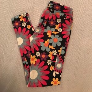 NWOT LulaRoe OS Leggings in Funky Floral Print