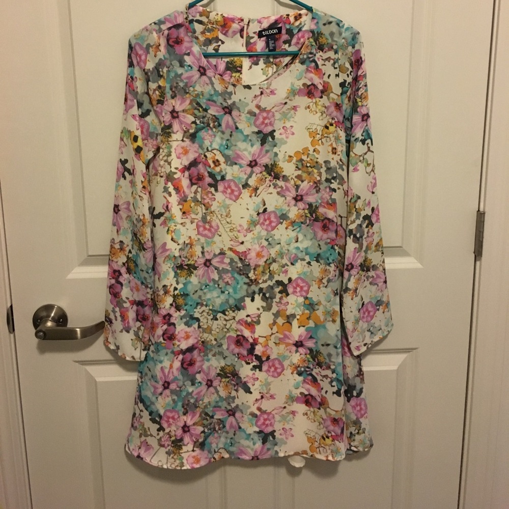 Gorgeous long sleeve floral dress