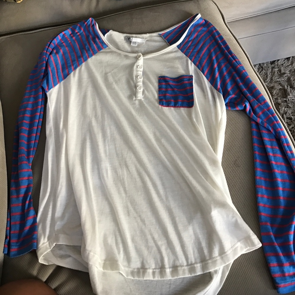 VOLCOM STRIPED LONG SLEEVE SIZE SMALL