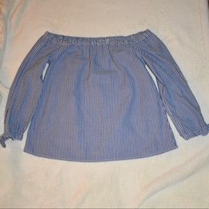 Vineyard vines off the shoulder seersucker shirt