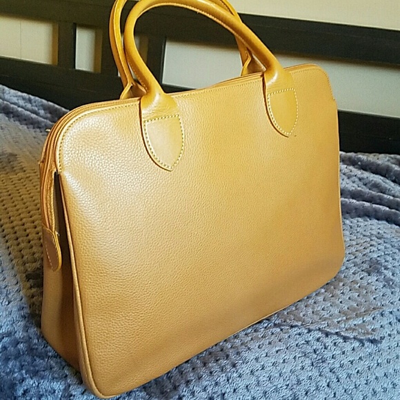 *SOLD* Longchamp leather handbag Rare!! - Picture 2 of 8