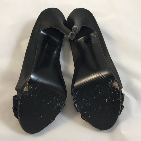 Kelly & Katie Satin Like Heels Size 7 - Picture 4 of 6