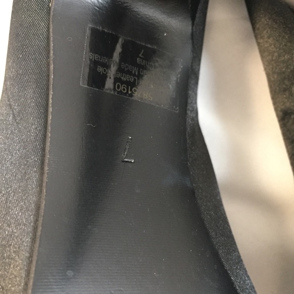 Kelly & Katie Satin Like Heels Size 7 - Picture 5 of 6