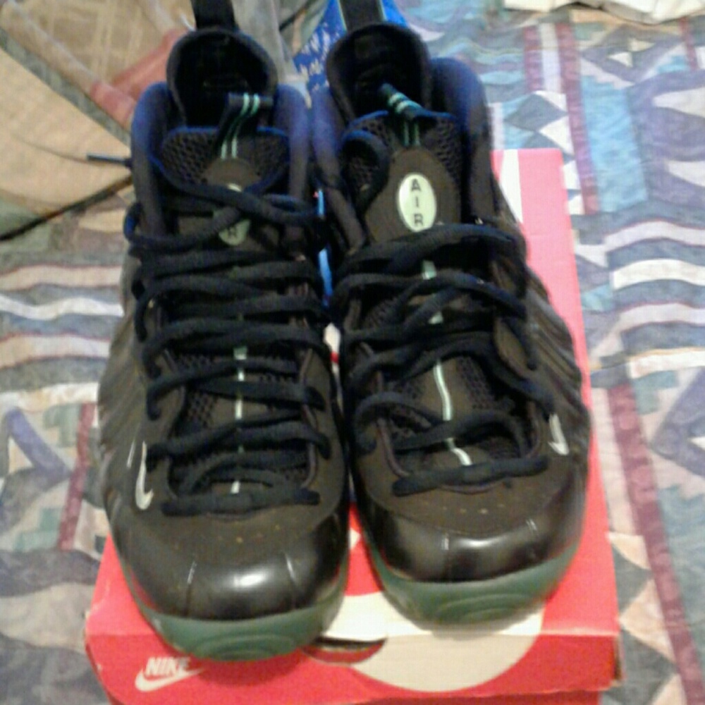 Dark Obsidian Foamposites