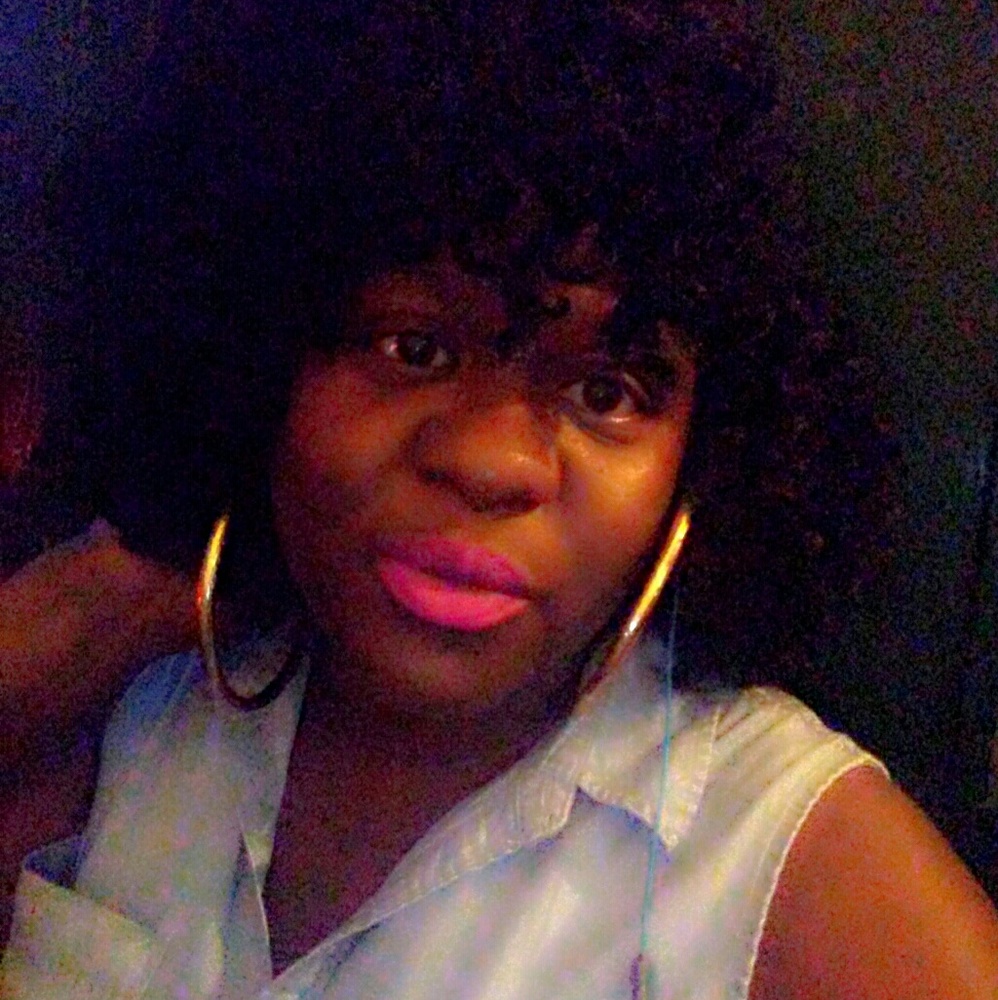 Meet your Posher, Shakia