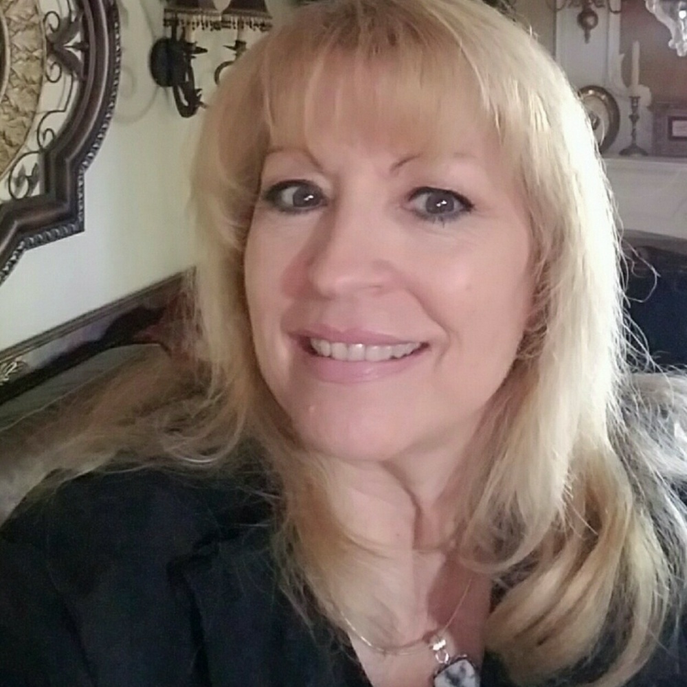 Meet your Posher, Denise