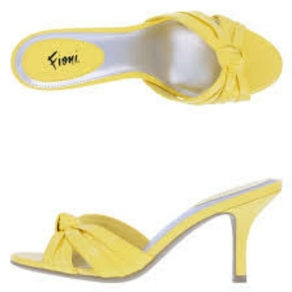 NWT!  YELLOW FIONI MARGOT KNOT SLIDE SANDALS