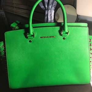 💥SALE 💥Authentic Michael Kors Satchel Bag