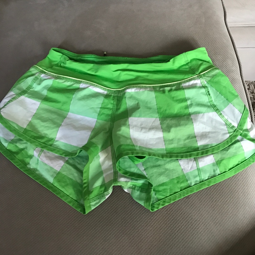 LULU LEMON RUNNING SHORTS SIZE 4