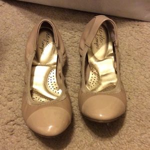 Nude ballet flats, hardly worn.