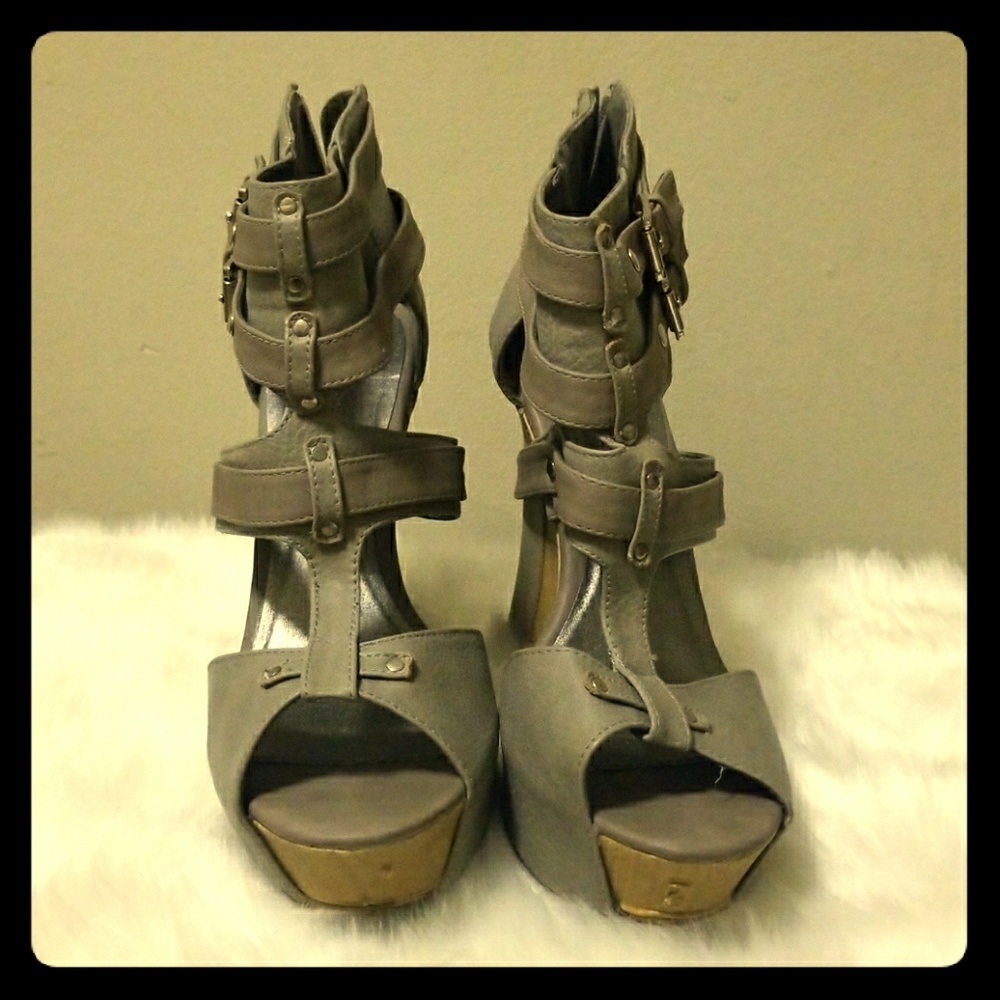Grey rocker wedges