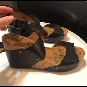 Lucky Brand wedge black leather cork bed! Size 6.5