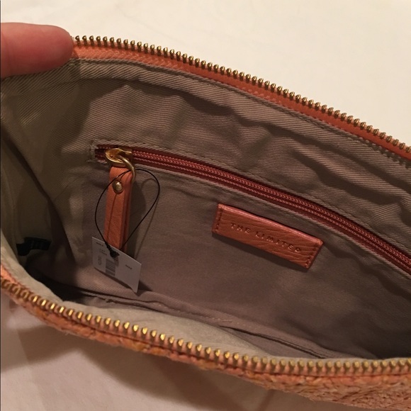 Peach Straw/Leather Clutch - Picture 3 of 5