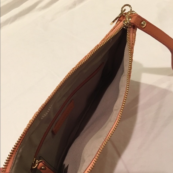 Peach Straw/Leather Clutch - Picture 4 of 5