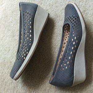 Naturalizer Brelynn Blue-Grey Pumps