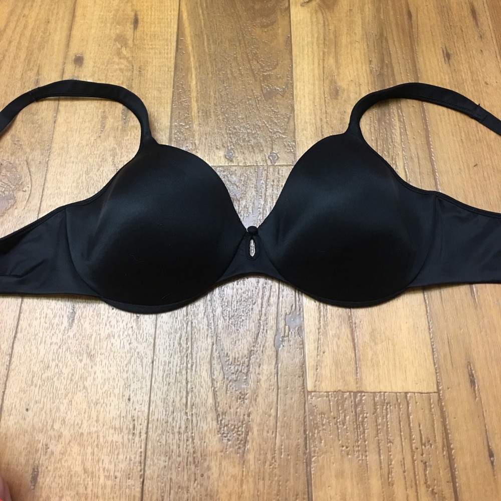 40C black Bali bra EUC