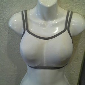 Natori underwire sports bra