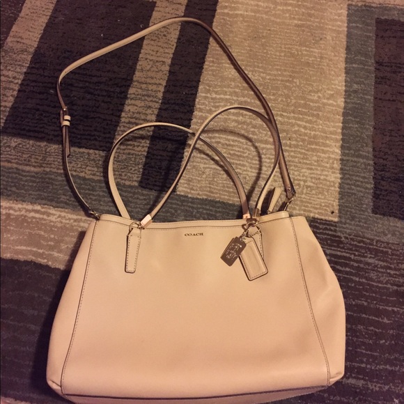 Coach Handbags - Tan leather original Coach bag