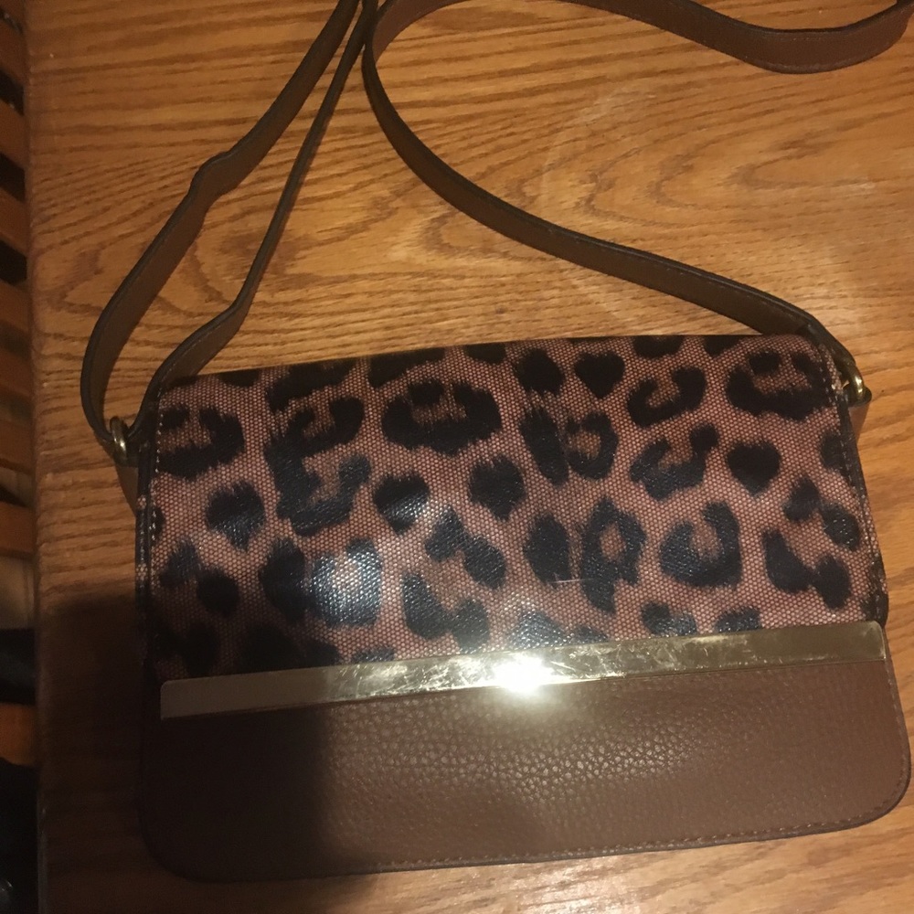 Cosmopolitan pocketbook very nice