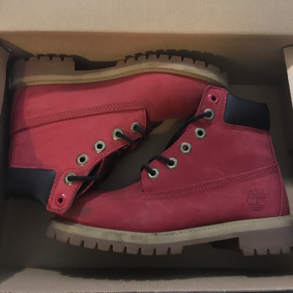 ❤️Red limited edition Timberlands❤️