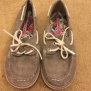 MUST GO GARAGE SALE Rock and candy boat shoes