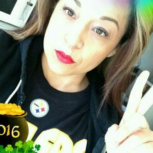 Meet your Posher, Edith