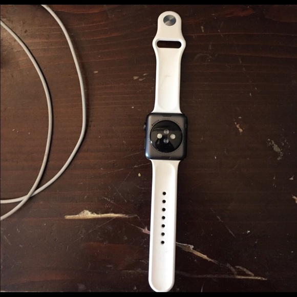 Apple Watch Series 2 - Picture 2 of 7