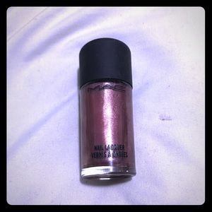 MAC COSMETICS - Fluid Nail Polish -Silver Rosy Pnk