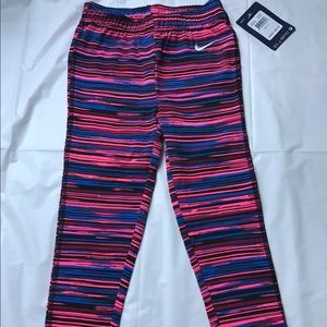 SALE 🎉NWT toddler Girls Size 4T Nike leggings!!!
