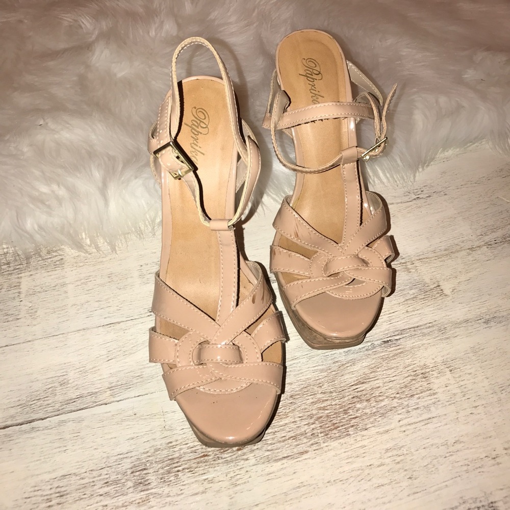 Nude Heels - Picture 2 of 3